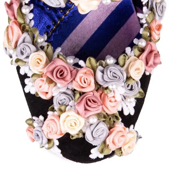 CozyQuilt x Irregular Choice - Picture 3 of 8